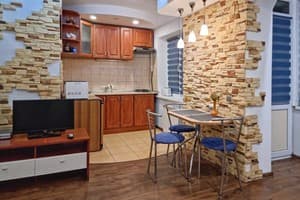 Квартира Home-Hotel на левом берегу ул. Митрополита Андрея Шептицкого, 1-а