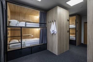 Хостел KIEV HOSTEL. Место в мужском 12-местном номере B (верхний) 1