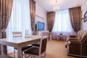 Отель Украина. Люкс двухместный  3