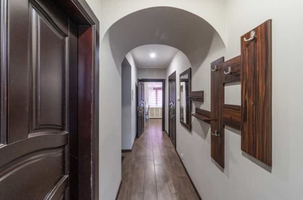 на ул. Коновальца 7/9 6